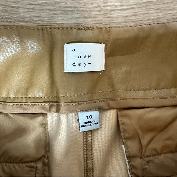 A New Day Women's High-Rise Faux Leather Tapered Ankle Pants Brown sz 10 - Picture 6 of 6